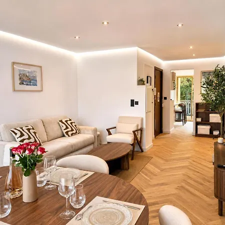 Modern 2-bedroom - Walk To & Old Town Lejlighed
