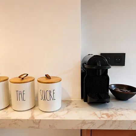 Modern 2-bedroom - Walk To & Old Town 公寓