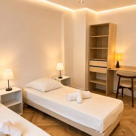 Modern 2-bedroom - Walk To & Old Town 公寓