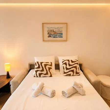 Modern 2-bedroom - Walk To & Old Town * 昂蒂布