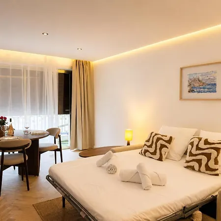 Modern 2-bedroom - Walk To & Old Town 昂蒂布